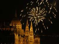 Augusztus 20. - Új helyszínről, az Erzsébet hídról is lőnek fel tűzijátékot
